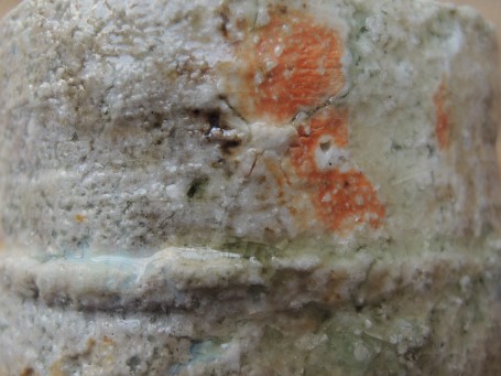 オレンジ色の緋色