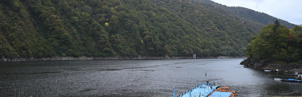 静かな奥只見湖